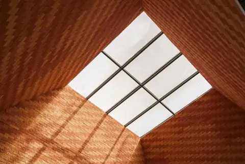 Skylight anyaman ikonik suite